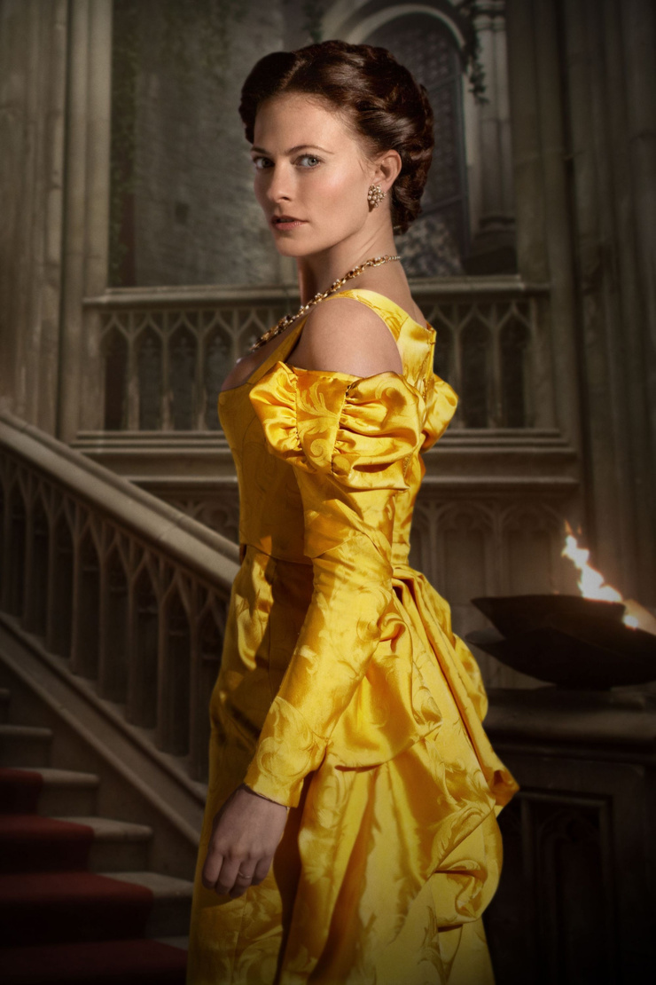 Lara Pulver
