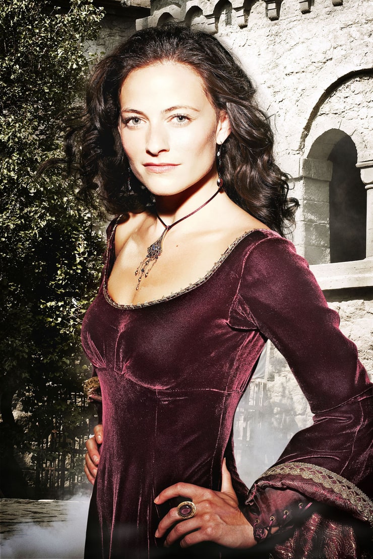 Lara Pulver