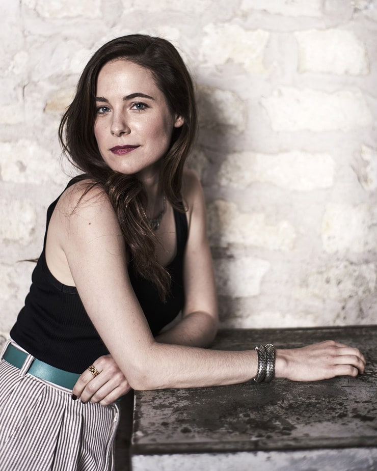 Caroline Dhavernas picture