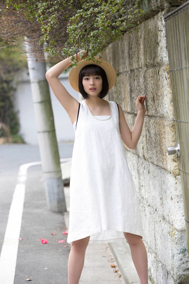 Suzu Hirose