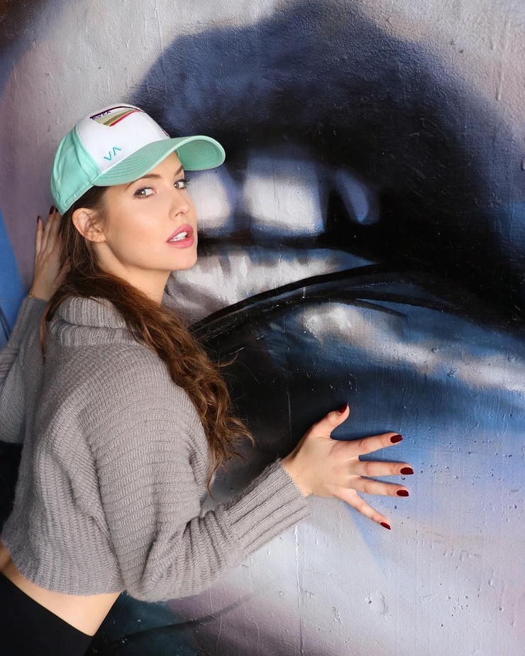 Amanda Cerny Amanda Cerny