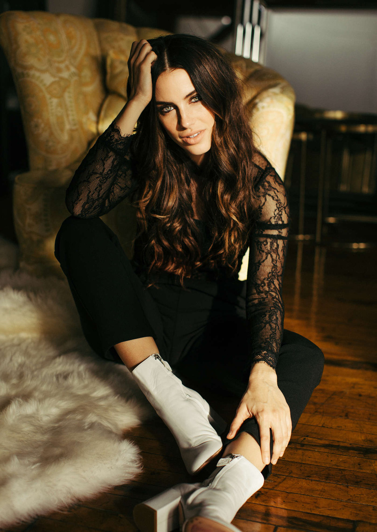 Jessica Lowndes