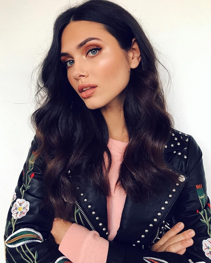 Vika Bronova Vika Bronova