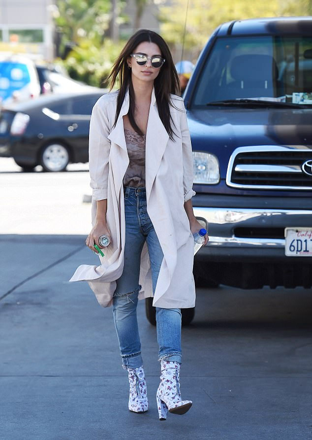 Emily Ratajkowski