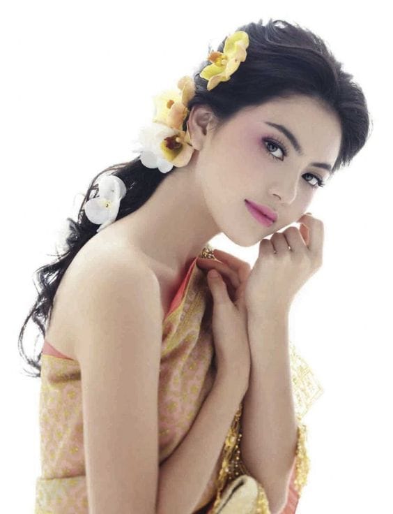 Davika Hoorne Davika Hoorne