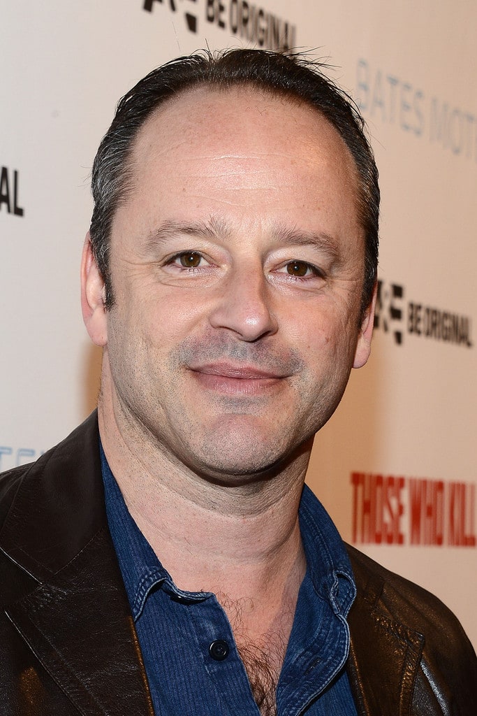 Gil Bellows