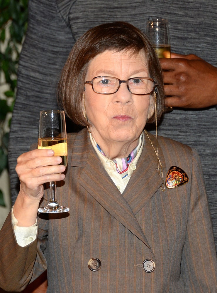 Linda Hunt