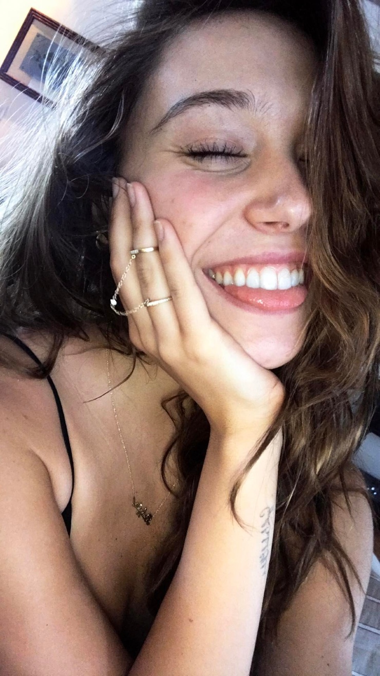 Alexis Ren