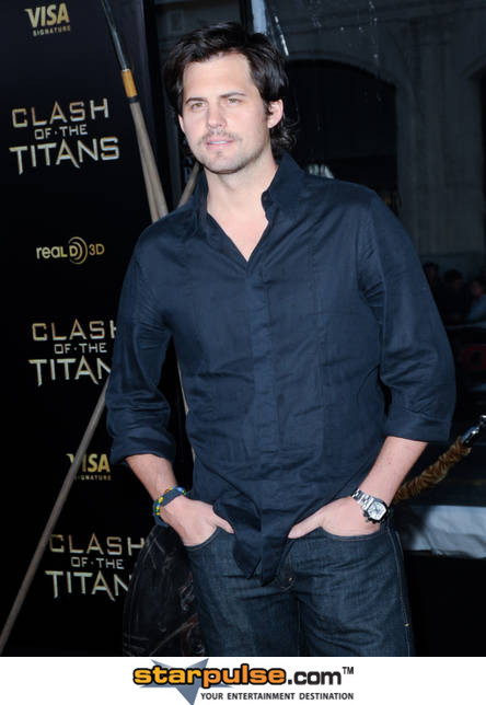 Kristoffer Polaha