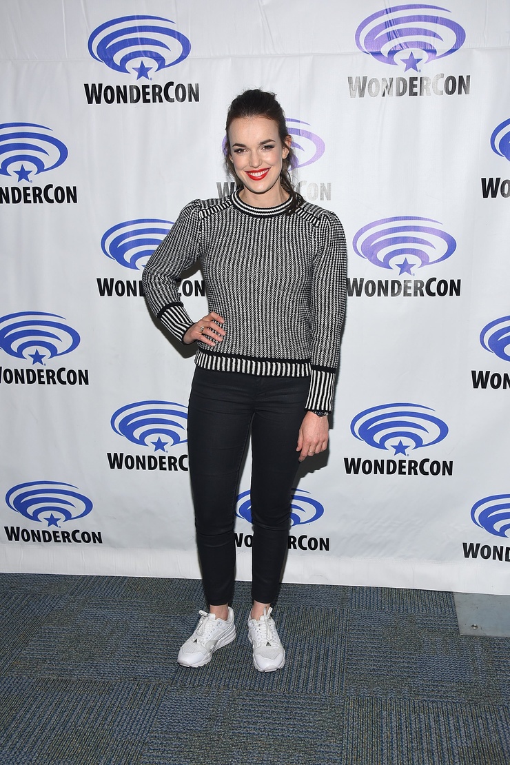 Elizabeth Henstridge