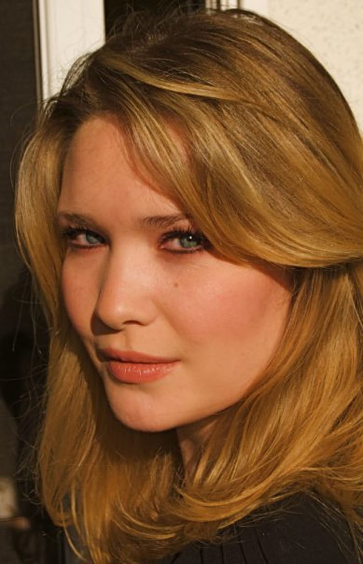 Sarah J. Maas Sarah J. Maas
