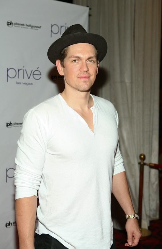Steve Howey