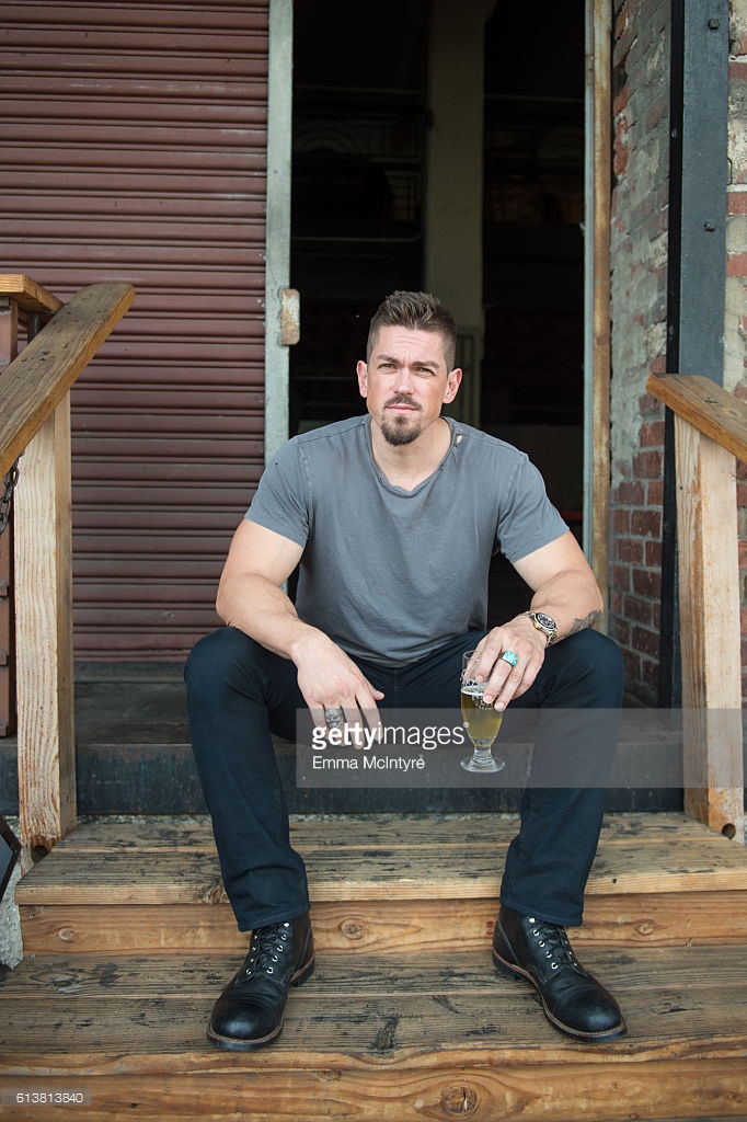 Steve Howey picture