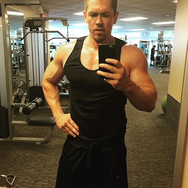 Steve Howey