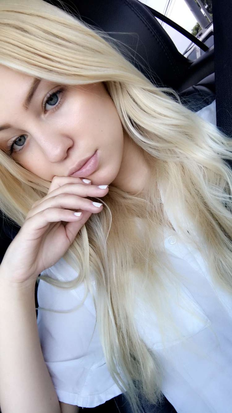 Ava Sambora