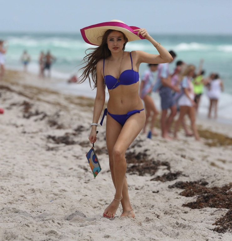 Xenia Tchoumitcheva Xenia Tchoumitcheva
