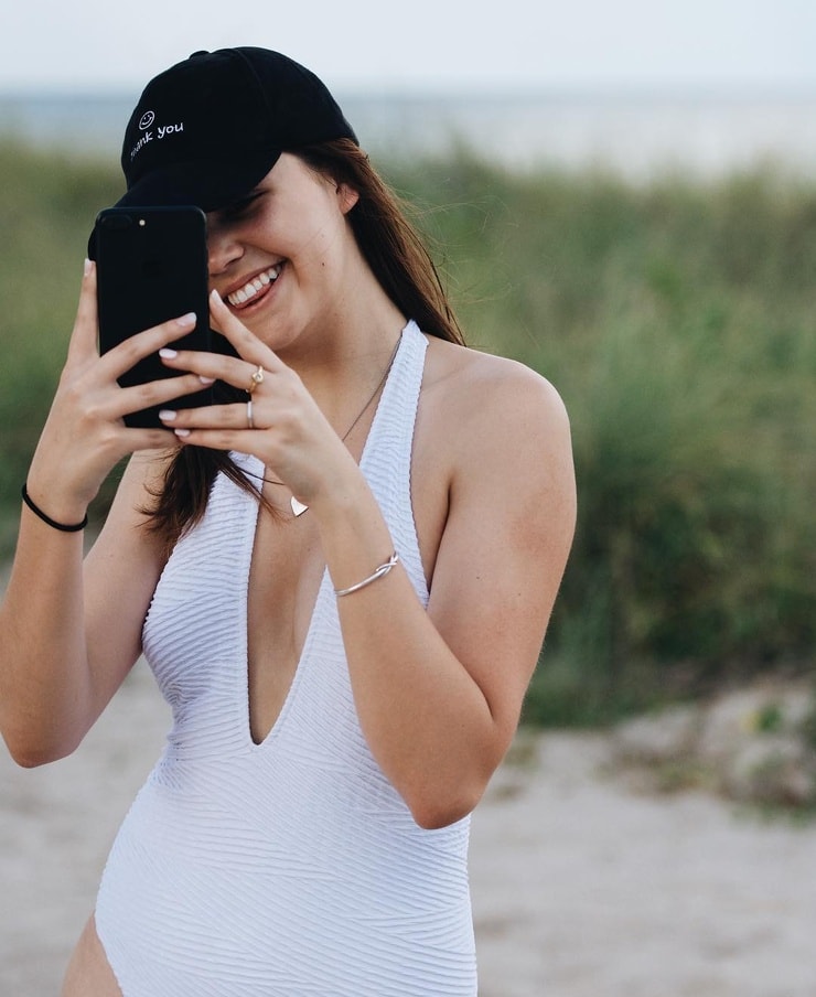 Bailee Madison Bailee Madison