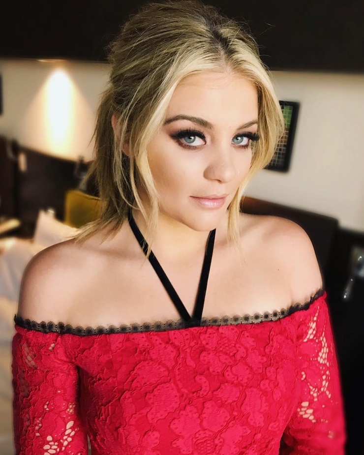 Lauren Alaina
