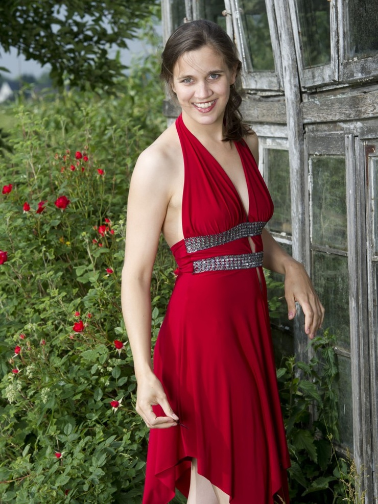 Julia Holmes