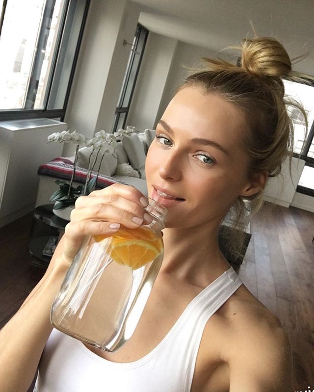 Valentina Zelyaeva Valentina Zelyaeva