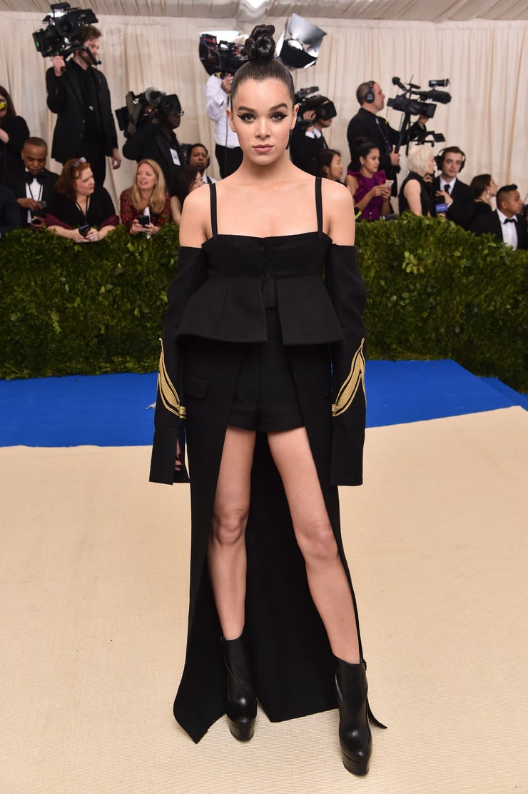 Hailee Steinfeld Hailee Steinfeld