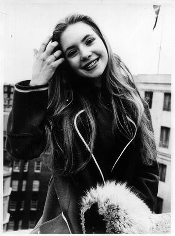 Judi Bowker