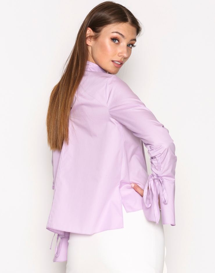 Lorena RAE