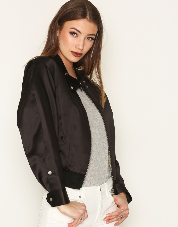 Lorena RAE