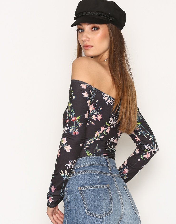 Lorena RAE