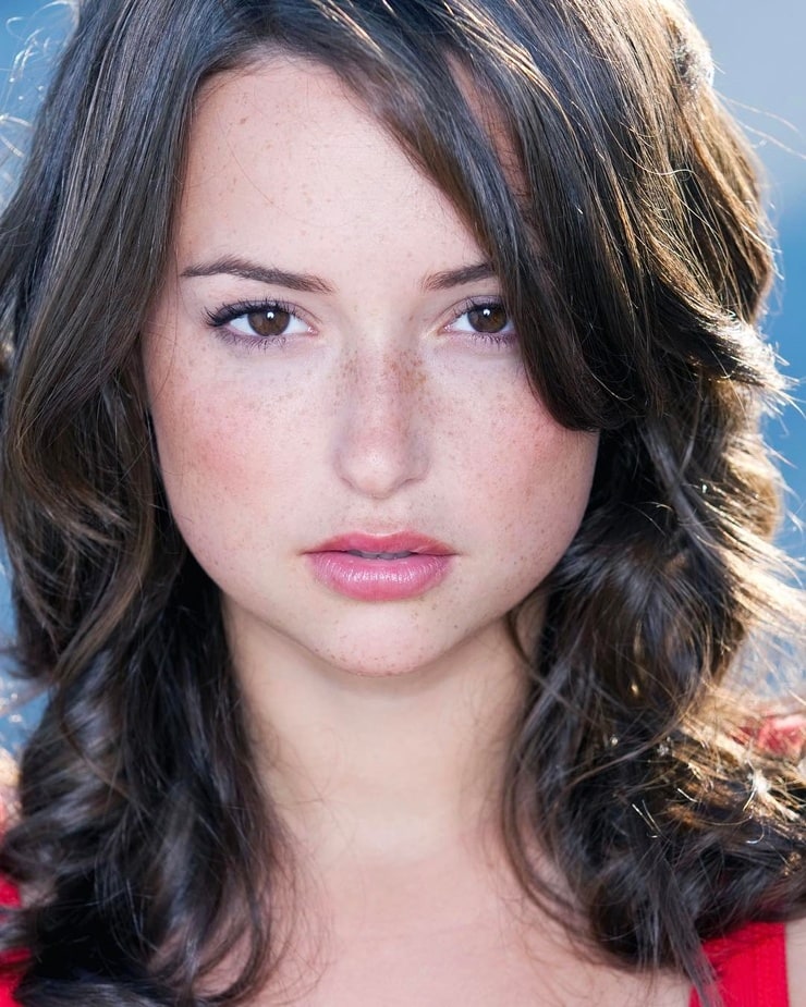 Milana Vayntrub Image