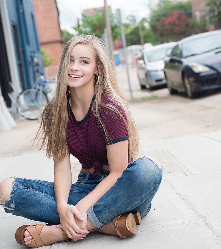 Alexa Robertson Alexa Robertson
