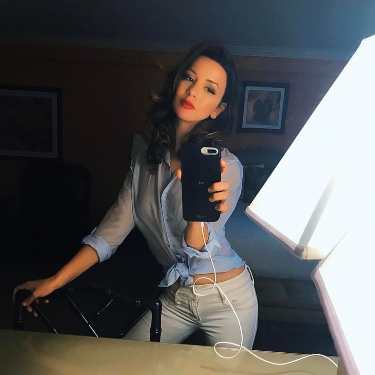 Masiela Lusha Masiela Lusha