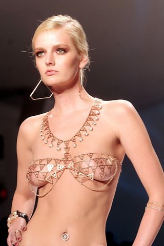 Lydia Hearst Lydia Hearst