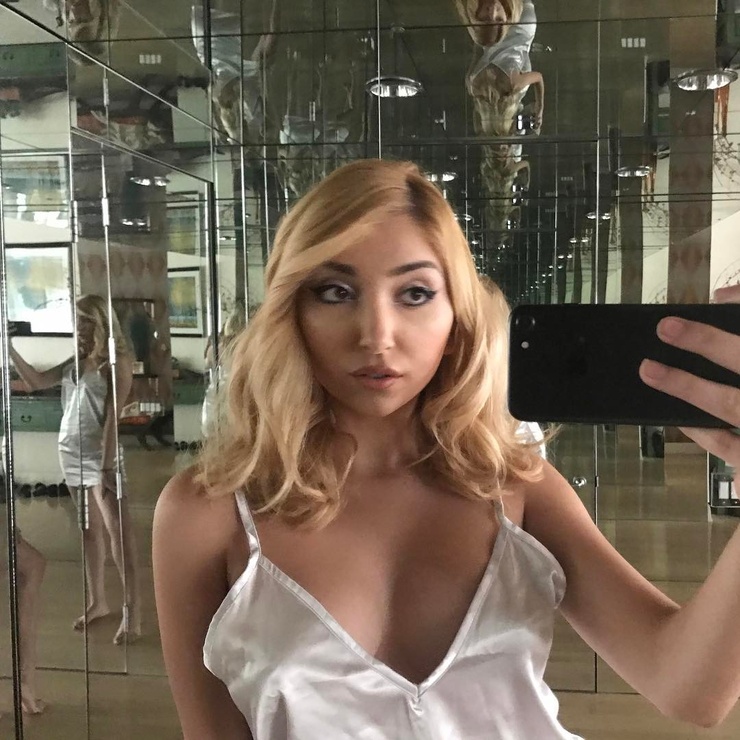 Jennessa Rose Jennessa Rose
