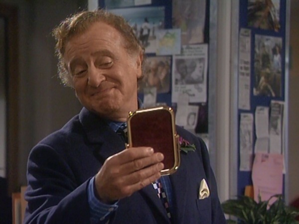Drop the Dead Donkey (1990-1998) Drop the Dead Donkey (1990-1998)