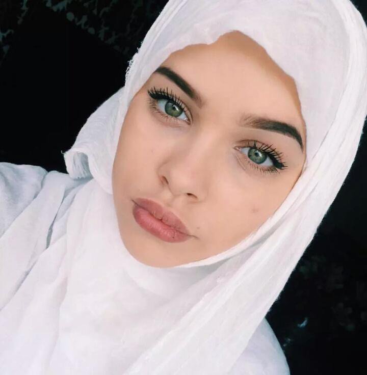 Nisrina Sbia Nisrina Sbia