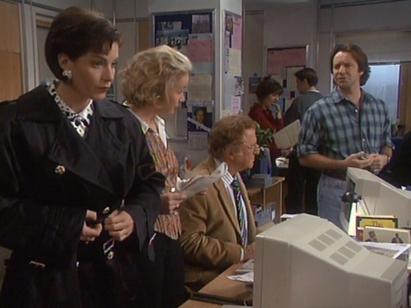 Drop the Dead Donkey                                  (1990-1998)