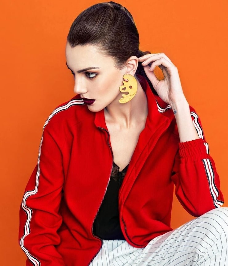 Olesya Senchenko Olesya Senchenko