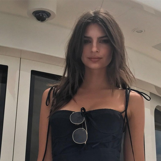 Emily Ratajkowski