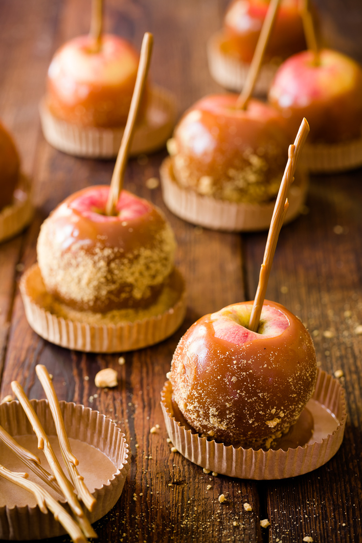 Caramel apple