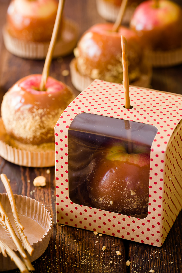 Caramel apple