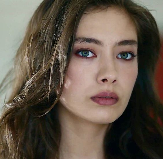 Neslihan Atagül Neslihan Atagül