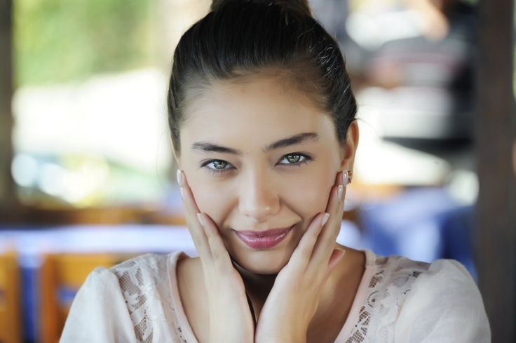 Neslihan Atagül Neslihan Atagül