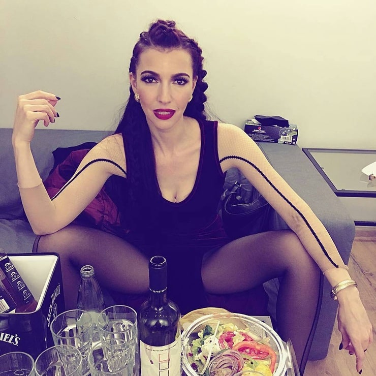 Chrysta Bell.