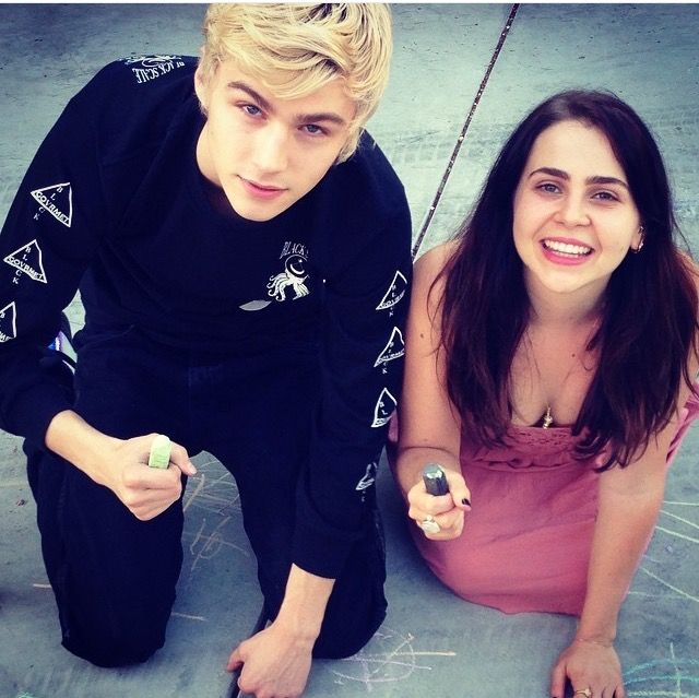 Miles Heizer