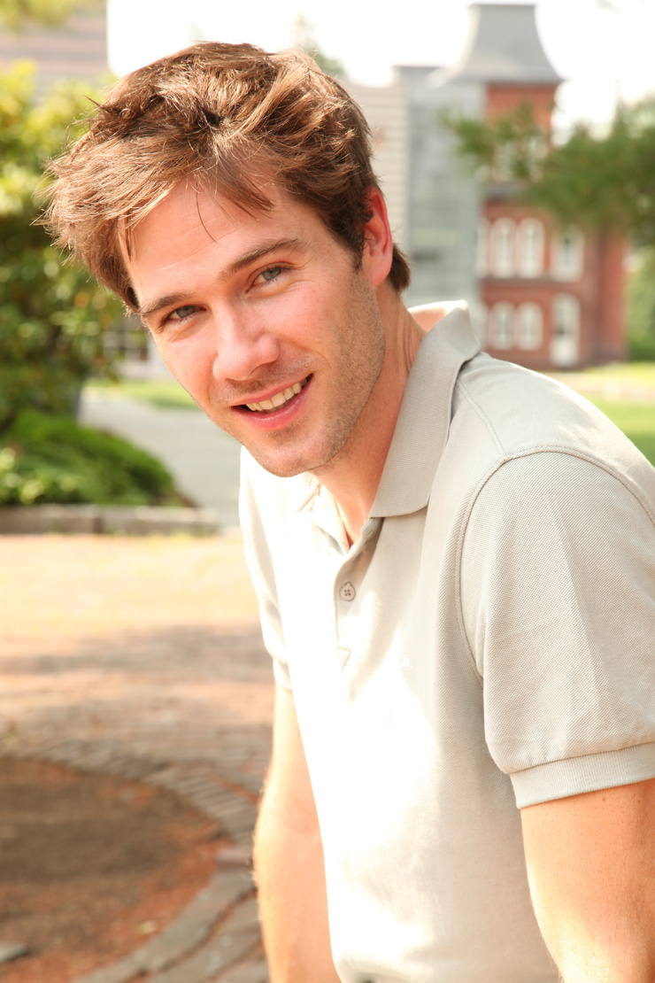 Luke MacFarlane