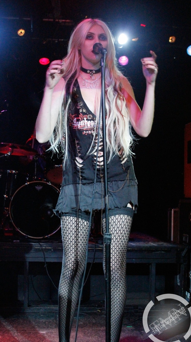 Picture of Taylor Momsen