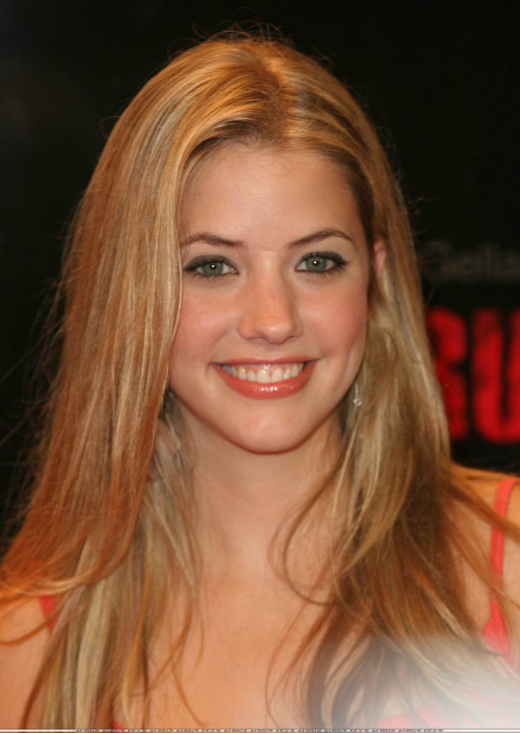 Image of Julie Gonzalo