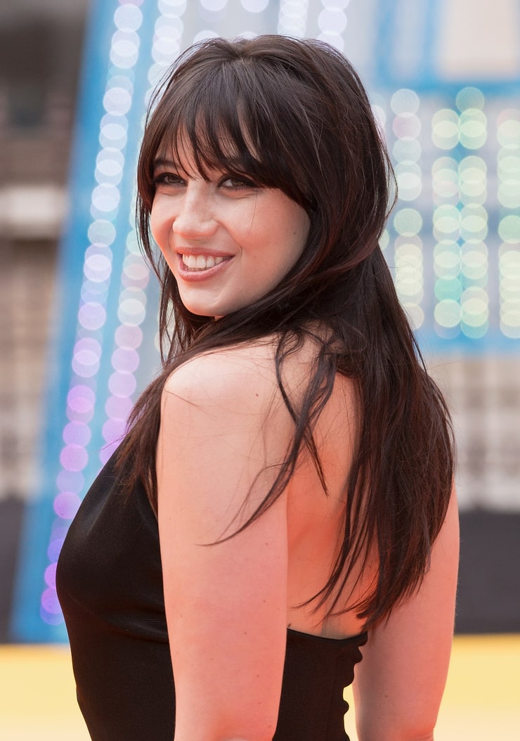 Daisy Lowe