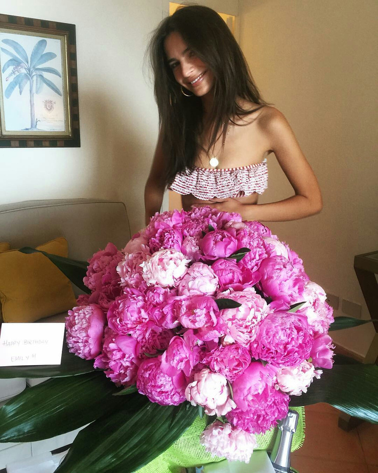 Emily Ratajkowski